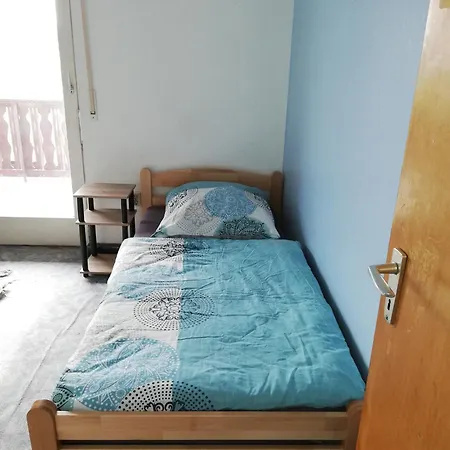 Wohnungen-Haus Fuer Arbeiter Und Monteure 1-14 Personen *