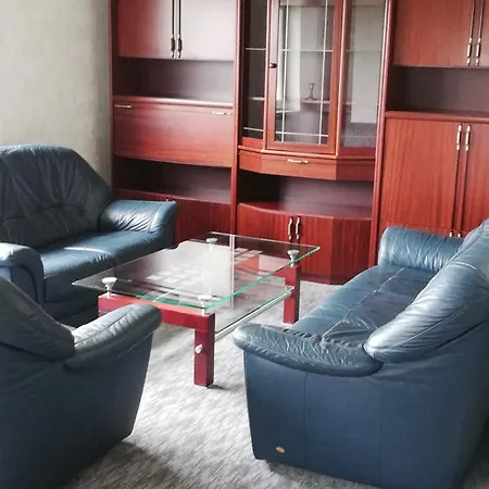 Wohnungen-Haus Fuer Arbeiter Und Monteure 1-14 Personen Apartament