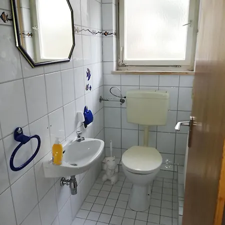 Wohnungen-Haus Fuer Arbeiter Und Monteure 1-14 Personen Gebenbach
